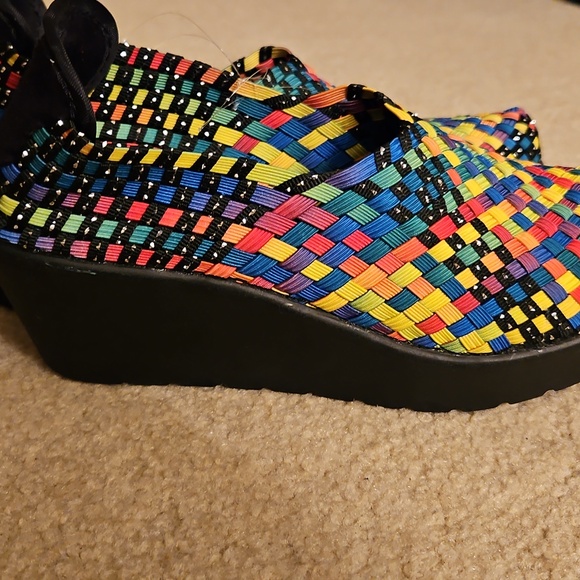 Shoes - Picture 2 of 6